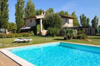 Agriturismo Le Due Torri Torre Quadrano Spello Exterior foto